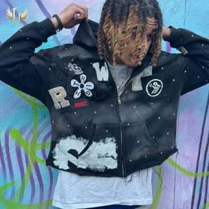 Streetwear personnalisé lavé à l'acide en détresse Chenille Applique broderie ourlet brut coupe couture soleil fané recadrée strass sweats à capuche - Product Image 4