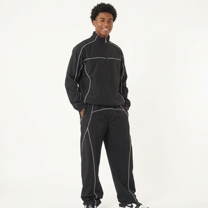 Chándal Negro para Hombre, Cierre Completo con Cremallera, Cuello Alto, Bolsillos Laterales, Transpirable, Deportivo, para Otoño, 100% Poliéster - Product Image 1