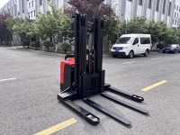 Chariot élévateur électrique à conducteur accompagnant EVERLIFT ELES-15H/ELES-20H 1,5t & 2 tonnes, plateforme de 4,5m-6m, batteries lithium-ion, pneus pleins
