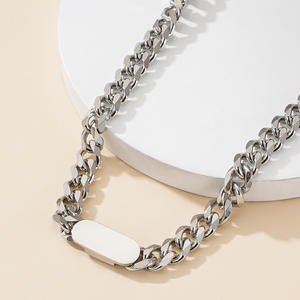 Ensemble de bijoux en acier inoxydable avec collier et bracelet à maillons cubains gravés sur mesure pour femmes et hommes - Product Image 3