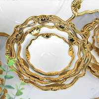 Nouveaux ensembles de vaisselle en porcelaine osseuse de haute qualité ensemble de dîner en porcelaine de conception personnalisée avec bordure dorée vente en gros