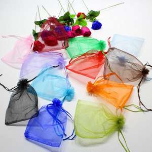 9*12cm Sacs cadeaux en organza avec cordon Petits sacs en maille Sacs cadeaux à cordon pour la fête de Noël - Product Image 6