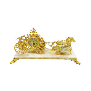 Relógio de mesa estilo medieval, horso de cobre dourado de luxo com base de mármore, relógio antigo desenhado em latão e ouro - Product Image 1