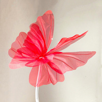 Papillon géant irisé violet en organza, accessoire de scène pour allée de mariage féerique et décoration de toile de fond photo