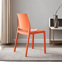 Chaise de jardin moderne pour l'extérieur, design coloré empilable en polypropylène pour restaurant, café, salle à manger, chaise nordique en plastique de refroidissement