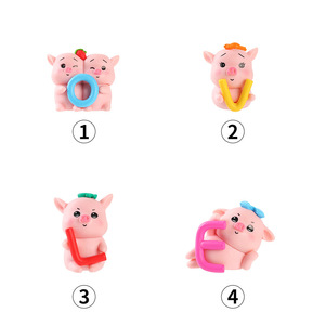 Miniatura de cerdito con carta de amor, figura de animal de PVC, 4 piezas, para decoración de hogar, oficina y escritorio - Product Image 4