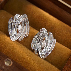 Orecchini a perno a forma di T da donna, semplici, per uso quotidiano, accessori per le orecchie - Product Image 1