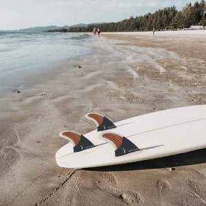 Ensemble 3 pièces pour planche de surf Waterplay personnalisée Future <span class=keywords><strong>FCS</strong></span> 1 ailerons de surf en fibre de verre et bois de carbone avec sac de surf. - Product Image 3