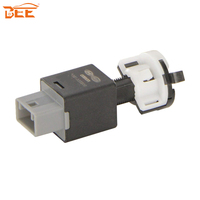 Interrupteur d'origine OEM 93810-3S700 - Feu Stop pour certains modèles Hyundai Kia