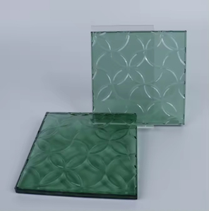 Panneau de verre décoratif teinté vert, motif de cercles entrelacés, art mural moderne pour la décoration intérieure de la maison - Product Image 1
