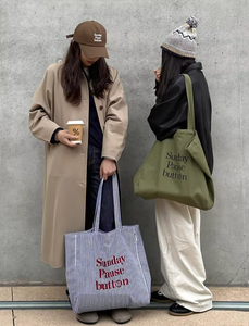 Bolsa de Mano Personalizada con Logotipo, Sostenible, Ecológica, Reciclada, de Algodón Orgánico Negro Regenerativo, Minimalista, de Color Sólido - Product Image 1