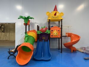 Aire de jeux extérieure pour enfants, équipement de jeux, toboggan en plastique avec cabane, toboggan en spirale, installations ludiques pour jardins, résidences, parcs - Product Image 2