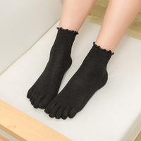 Chaussettes à cinq doigts pour femmes de style coréen, chaussettes déodorantes en coton à bordure en dentelle pour le printemps et l'automne, chaussettes décontractées respirantes et absorbant la transpiration