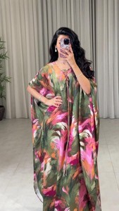 Nueva llegada: Abaya con mangas abullonadas, estampado tie-dye, cintura ajustable con lazos, estilo islámico, musulmán, turco, Dubai, hermoso. - Product Image 5
