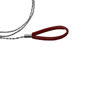 Scie à fil manuelle Ztc543, outil de survie en plein air durable en acier, options de couleurs rouge et noir pour une utilisation en cas d'urgence en milieu sauvage - Product Image 1