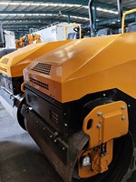 Compacteur routier vibrant hydraulique à double tambour de 3 tonnes RWYL61B avec système de pulvérisation d'eau électrique et moteur haute pression
