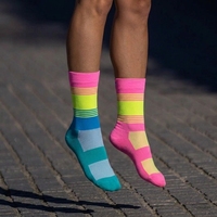Performance lettres personnalisées chaussettes de course respirant Nylon Trail chaussettes de sport en gros Compression course cyclisme chaussettes femmes