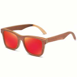 Lunettes de soleil polarisées en bois personnalisées en gros, monture carrée en bois brun superposé pour skateboard, pour femmes et hommes - Product Image 3