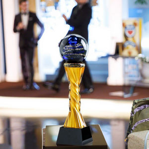 Trofei di Alta Gamma Moderni e Tradizionali in Cristallo Traslucido Smaltato Lucidato con Serigrafia - Edizione Speciale <span class=keywords><strong>Champions</strong></span> <span class=keywords><strong>League</strong></span> - Offerta Imperdibile - Product Image 2