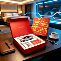 Boîte cadeau écologique avec couvercle rigide et base, entièrement estampée à l'or, avec doublure en éponge