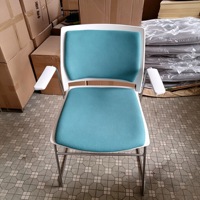 Chaises de formation modernes pour réceptions et conférences, idéales pour les hôpitaux, les hôtels, les écoles, chaises empilables en PP
