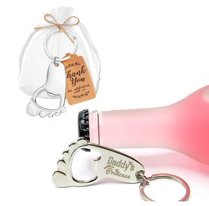 Porte-clés décapsuleur personnalisé avec logo, en laiton estampé à chaud, émail souple, dôme en époxy, bord métallique en relief, gravure séquentielle au dos - Product Image 4