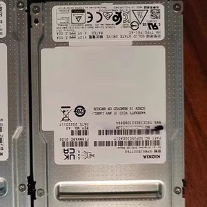 PM6-R 7.6TB 2.5 4150 MB/s SSD KPM61RUG7T68 SLB5J-M7R6SS - Product Image 1