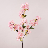 Vente en gros de branches de fleurs de cerisier artificielles en soie Sakura pour la décoration de mariage, décoration de mariage en soie au toucher réel, centre de table