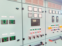 Boîtier de conversion de fréquence haute efficacité et professionnel pour équipement de distribution d'énergie