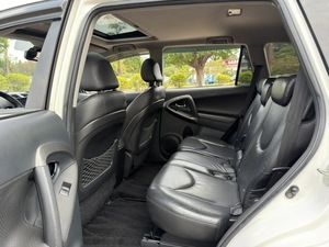 Prêt à l'exportation : <span class=keywords><strong>Toyota</strong></span> <span class=keywords><strong>RAV4</strong></span> 2.4L 2011, SUV automatique, sièges en cuir foncé, jantes R17, conduite à gauche, voitures d'<span class=keywords><strong>occasion</strong></span> pour l'Afrique - Product Image 6