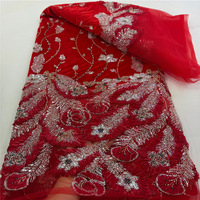 Tissu brodé de fleurs en velours et perles pour robes de mariée et robes de soirée