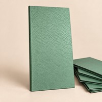 Couverture de menu de restaurant en papier artistique vert personnalisé, pliée en trois, avec coins en carton pour hôtel, bistro, vin