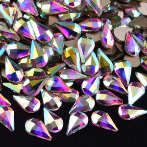 Vente en gros de 50 formes de pierres plates en verre K9, cristaux fantaisie K9 pour la décoration des ongles, la fabrication de bijoux - Product Image 4