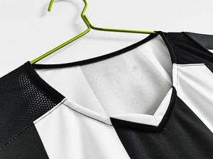 Maillot domicile 2005 noir et blanc, design personnalisé, vente en gros acceptée, nom <span class=keywords><strong>Del</strong></span> <span class=keywords><strong>Piero</strong></span>, logo personnalisé, prix de gros, fournisseur direct, 100% - Product Image 3