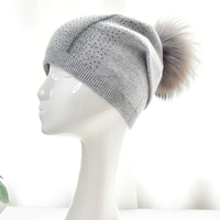 Bonnet en fourrure de raton laveur véritable avec pompon, bonnet de décoration pour femmes, bonnet d'hiver chaud avec crâne et bûche personnalisés, vente en gros