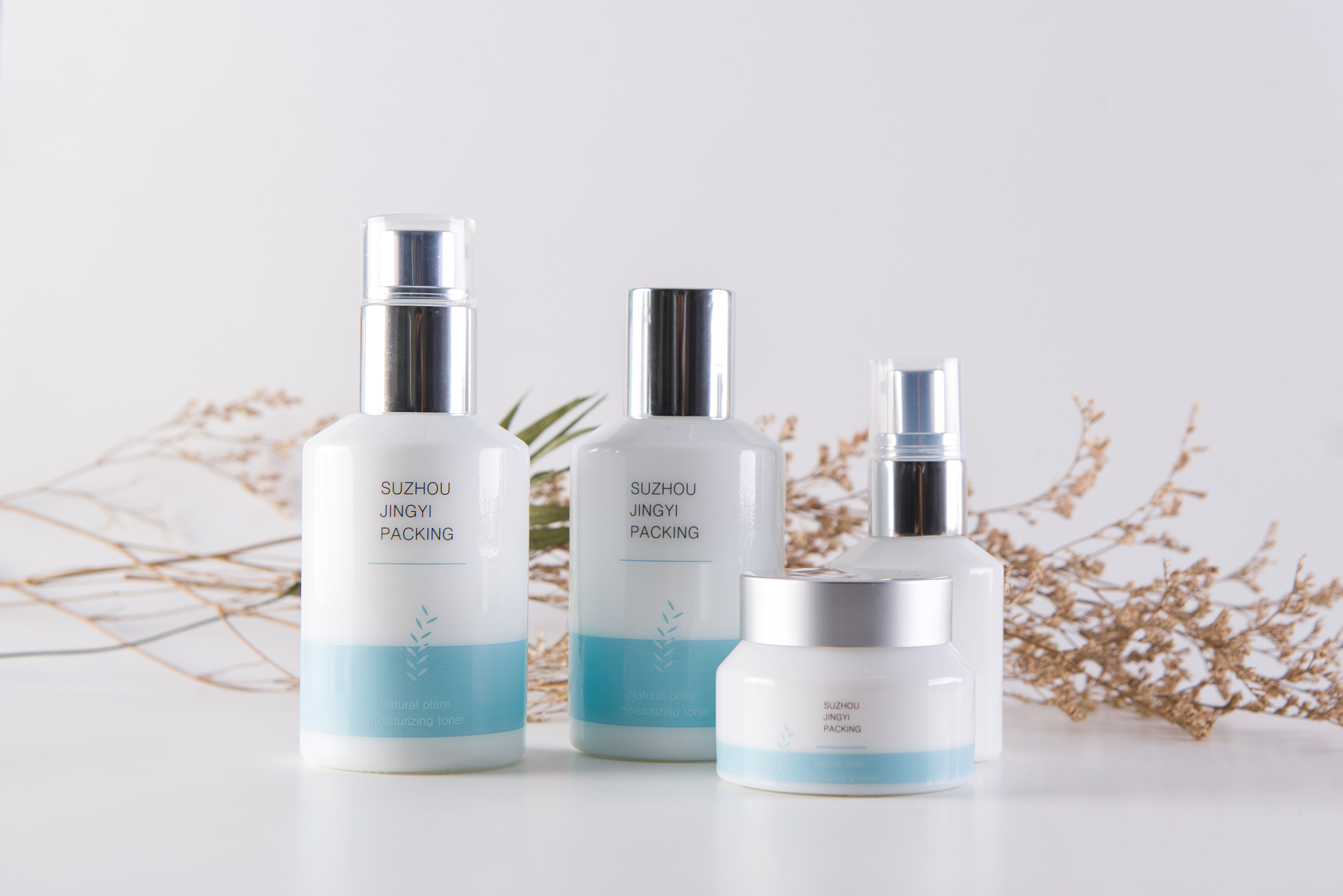 环保化妆品护肤蛋白石玻璃瓶和罐子包装