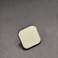 Épinglette en émail personnalisée pour universités, en alliage de zinc, émail rouge et blanc, pour les établissements d'enseignement, souvenirs pour anciens étudiants, commande en gros, haute qualité