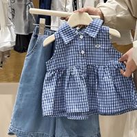Nouvel ensemble de vêtements printemps/été 2026 pour filles : Gilet élégant à carreaux et pantalon en jean polyvalent – Tenue deux pièces pour enfants en polyester
