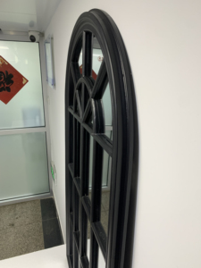 Espejo de Pared Grande Estilo Vintage con Marco de Madera Rústico Moderno, Cristal Negro con Acabado Envejecido para Decoración del Hogar - Product Image 3