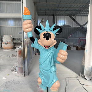 Statua in Resina di Topolino a Grandezza Naturale, Design Moderno, Oggetto da Collezione Artistico, Dimensioni Personalizzabili - Product Image 2
