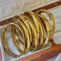 Pulsera de Acero Inoxidable de Alta Gama con Incrustaciones de Diamantes y Perlas, Estilo Europeo Americano, Fundición a Presión, Resistente al Agua y Sin Decoloración, Oro de 18K