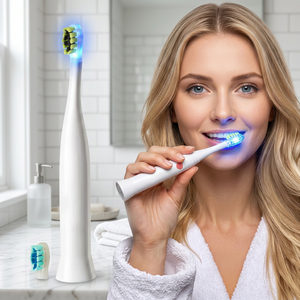 แปรงสีฟันไฟฟ้า SonicBlu สำหรับใช้ในบ้าน แปรงสีฟันโซนิค ไฟ LED สีฟ้า ขนแปรงอ่อนโยน ตัวตั้งเวลาอัจฉริยะ และเทคโนโลยีช่วยฟอกสีฟัน - Product Image 1