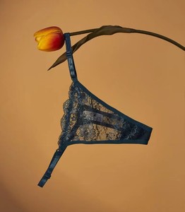 Tanga de Encaje Floral para Mujer, con Tirantes Ajustables, Cintura Baja, Ropa Interior Transparente, Sexy, OEM ODM - Product Image 4