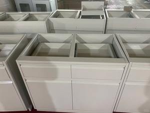 Postazione di Lavoro da Laboratorio in Metallo Stile Industriale, Tavolo da Laboratorio in Ferro per Scuole Odontoiatriche, Applicazioni Mediche e Biologiche, Design con Pannello in Legno - Product Image 5