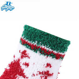 Chaussettes <span class=keywords><strong>de</strong></span> Noël en velours corail rouge, épaisses et chaudes, mi-velours, pour la maison, chaussettes <span class=keywords><strong>de</strong></span> vacances - Product Image 4
