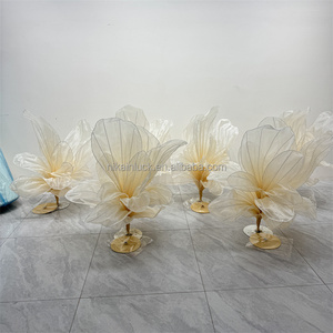Fleur artificielle géante NIKA, fleurs blanches avec lumière LED pour la décoration de la route de mariage, allée, décoration florale - Product Image 3
