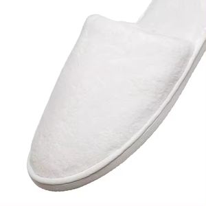 Pantofole personalizzate di lusso usa e getta personalizzate in velluto corallo bianco <span class=keywords><strong>per</strong></span> ospedali alberghi termali con Logo Hotel - Product Image 3