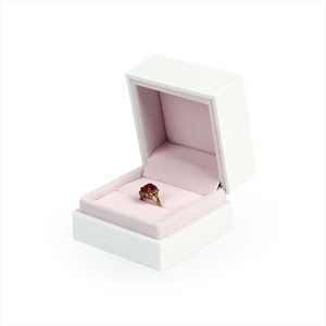 Luxury <b>White</b> Leather Paper Jewelry <b>Gift</b> <b>Box</b> for Ring Necklace Bangle Wedding and Valentine's Day Packaging - Product Image 2