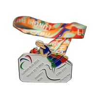 Trophées et médailles en plexiglas personnalisés Produits de sport Présentoir Éducation Badminton Coupe de football Médailles et trophées de football