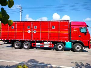 Camion de fret de type fourgonnette Dongfeng Liuzhou Chonglong, nouveau moteur diesel Yuchai 400HP, transmission automatique, EURO 6 - Product Image 3